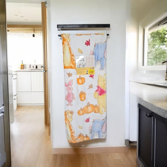 SOLD‼️Disney Winnie The Pooh Plush Fall Leaves Throw Blanket - Picture 6 of 9